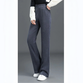 Elegante en veelzijdige broek, afslankend en comfortabel voor alle seizoenen.