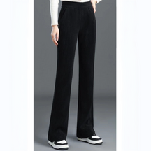 Elegante en veelzijdige broek, afslankend en comfortabel voor alle seizoenen.