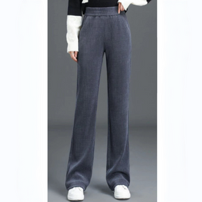 Elegante en veelzijdige broek, afslankend en comfortabel voor alle seizoenen.